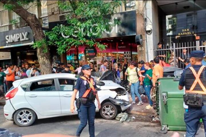Un auto atropelló a varias personas en pleno centro de Córdoba: qué dijo el conductor