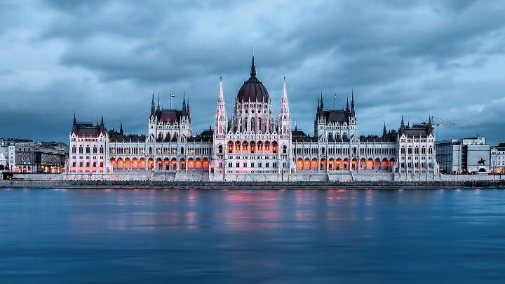 Rights group urges European Union to vote on Hungary's rule of law breach