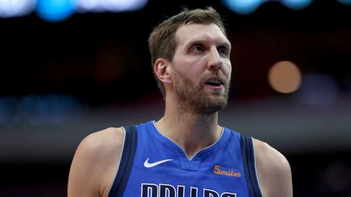 Dallas Mavericks most rebounds in a playoff game