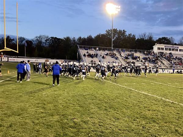 Game Night Central: Updates, live scores for Round 1 of prep football playoffs