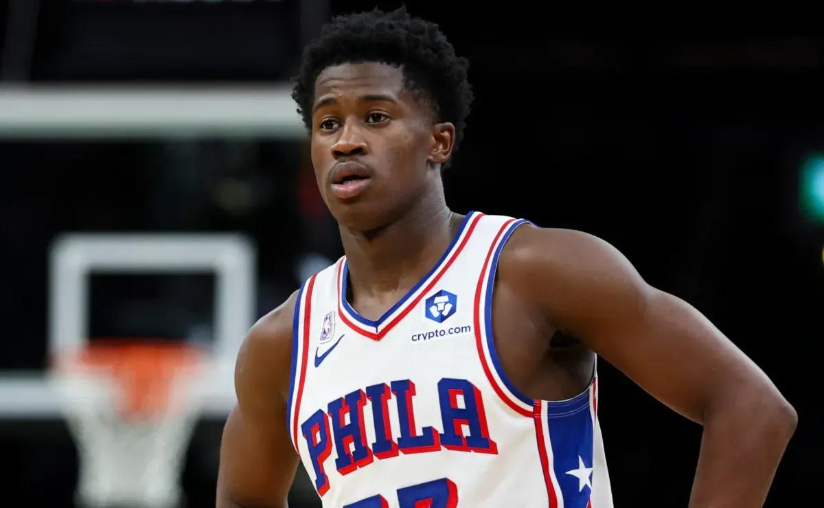 VJ Edgecombe surpasses LeBron James as he achieves remarkable record in NBA debut for 76ers