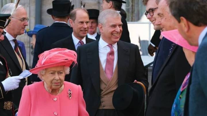El príncipe Andrés renunció a sus títulos en la corona británica: cuánto dinero y qué privilegios pierde
