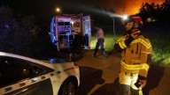 El incendio se acerca a zonas pobladas de Gijón y desalojan a medio centenar de vecinos: "Es enorme y avanza muy rápido"