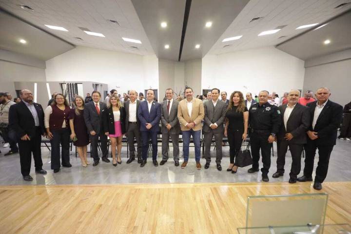 Acompaña Pérez Cuéllar a Pedro Torres en su informe