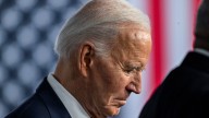 Biden reaparece tras su terapia contra el cáncer calificando el mandato de Trump como "días oscuros"