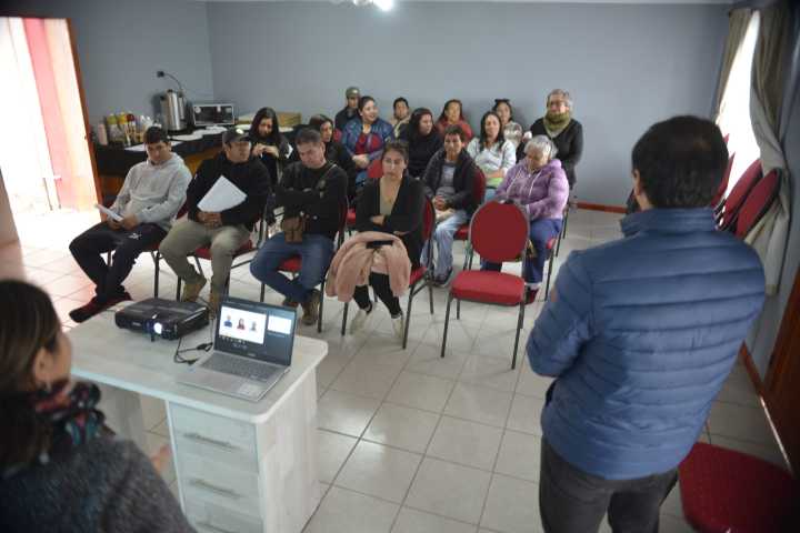 Comienzan talleres formativos del programa “Energía para Emprendedores Freirina