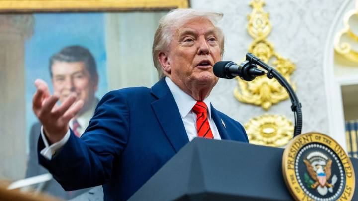 Trump promises ‘full’ Middle East reconstruction as he heads to Israel and Egypt