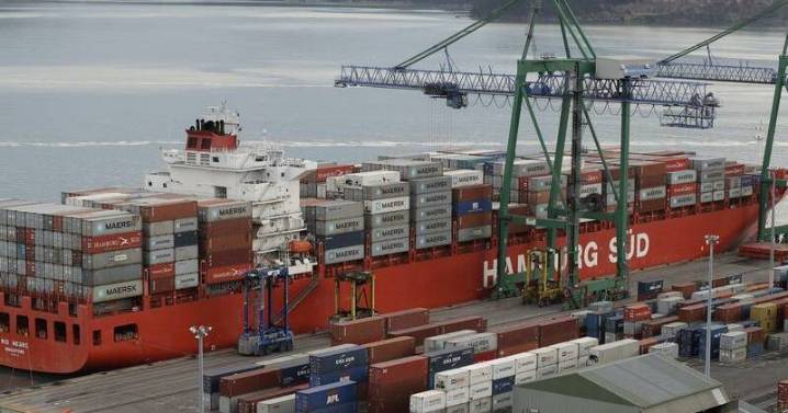 NZ eyes stronger regional ties amid US