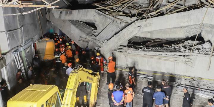 Rescatistas en Indonesia descartaron hallar con vida a los casi 60 desaparecidos bajo la escuela colapsada en Java