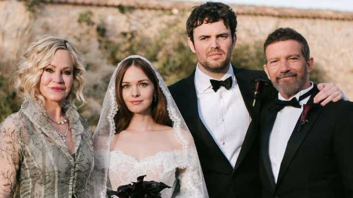 La romántica boda gótica de Stella Banderas: el "sí, quiero" del año
