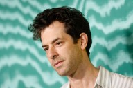 Mark Ronson compondrá la banda sonora de la versión de Greta Gerwig de 'Narnia'