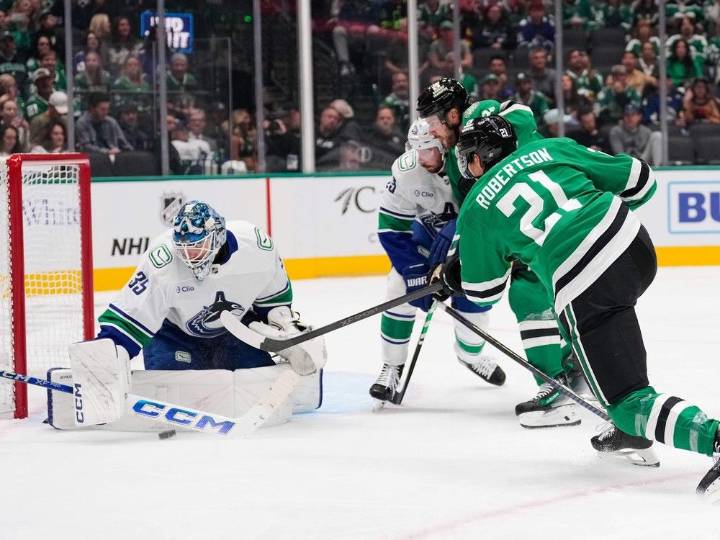 Canucks land in St. Louis to battle the Blues | Exeter Lakeshore Times Advance