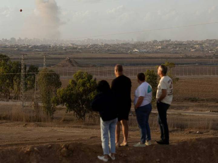 Canadians with loved ones in Middle East hopeful about peace plan