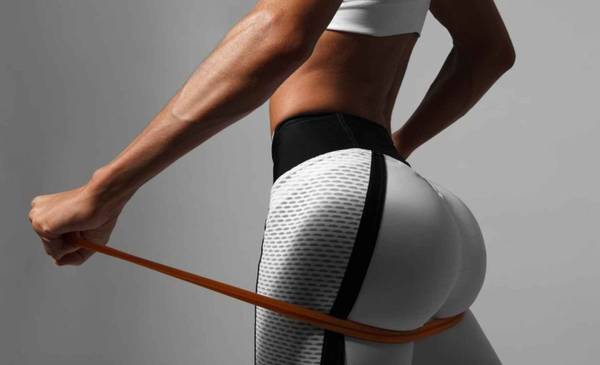 6 posturas de yoga para tonificar glúteos y piernas sin ir al gym