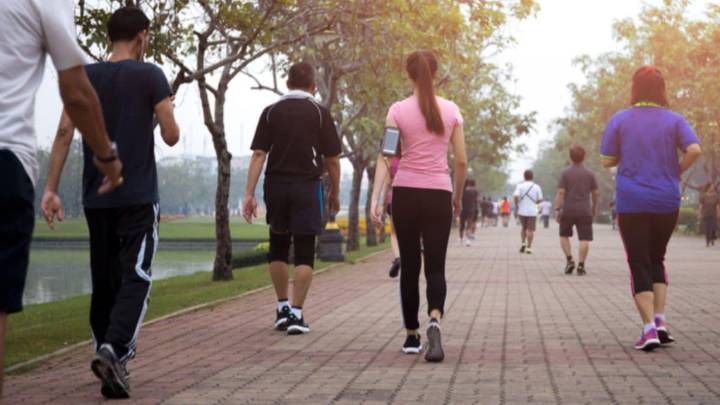 Experts Explain Why Walking Is The Simplest Way To Boost Your Lung Efficiency