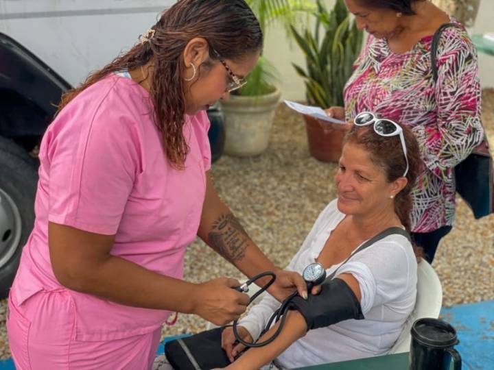 Funsone inició el Octubre Rosa con jornada integral de salud en su sede