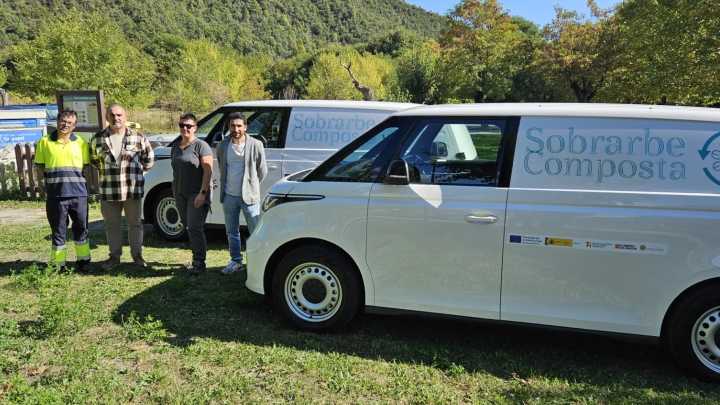 Sobrarbe compra dos furgonetas eléctricas para el servicio de compostaje