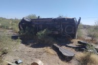 Tres personas resultan lesionadas tras volcadura de camioneta de grupo musical en San Pedro