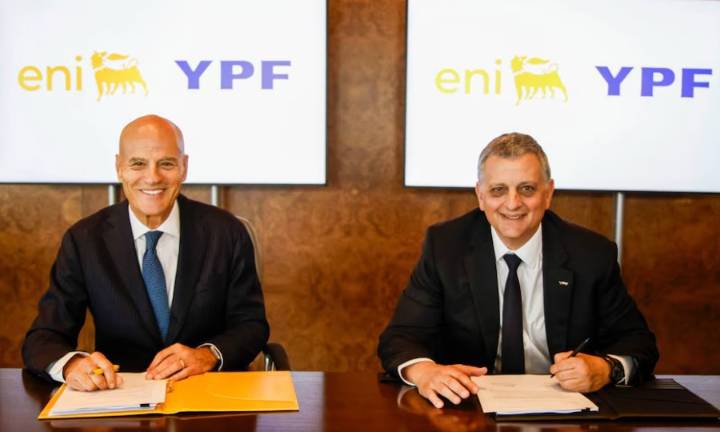 YPF y ENI firmaron un acuerdo clave para el proyecto de GNL en la Argentina: buscarán financiamiento por USD 20.000 millones