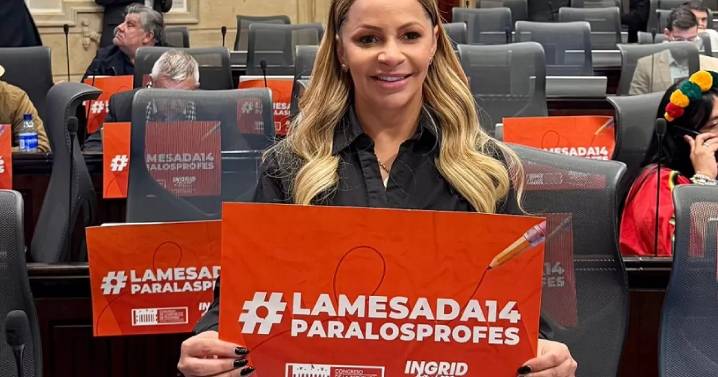 Avanza reforma que devuelve la mesada 14 a los pensionados del magisterio