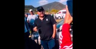 Chuy Lizárraga queda atorado en bloqueo de campesinos y se avienta "palomazo" [Video]