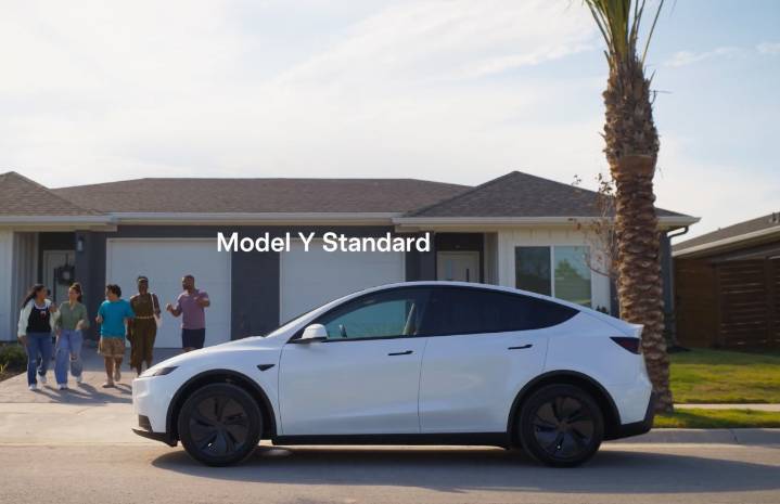 Tesla reveals slightly cheaper 'standard' versions of the Model 3 and Model Y