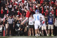 Deadspin | Lawson Luckie hauls in 3 TDs, No. 9 Georgia upsets No. 5 Ole Miss