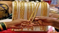 Gold Rate Rises Above Rs 1,21,000 Amid US Govt Shutdown & Fed Rate Cut Hopes