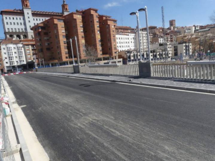 La Alcaldesa de Teruel Celebra la Decisión de ADIF de No Modificar el Puente de la Equivocación
