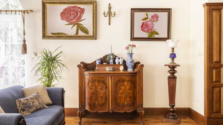 How Much Vintage Furniture In Your Home Is Too Much? Here's The Formula To Follow