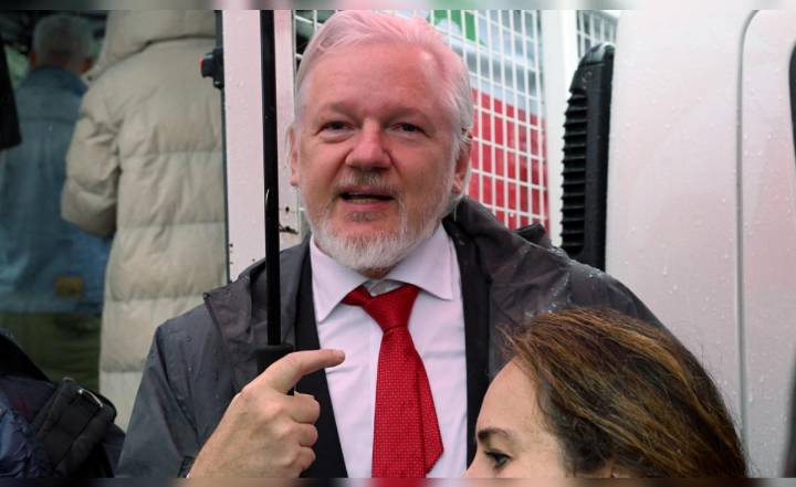 Julian Assange pide 20 años de cárcel para el exmilitar acusado de espiarlo en embajada de Ecuador