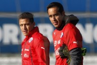 El recado de Claudio Bravo a Alexis Sánchez por su deseo de volver a La Roja: “A esa edad avanzada...”