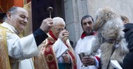 El Padre Ángel suspende temporalmente las comidas en la madrileña iglesia de San Antón por los altercados