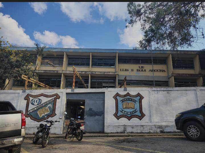 Padres denuncian ausencia de personal docente y directivo en liceo Luis Eduardo Egui Arocha