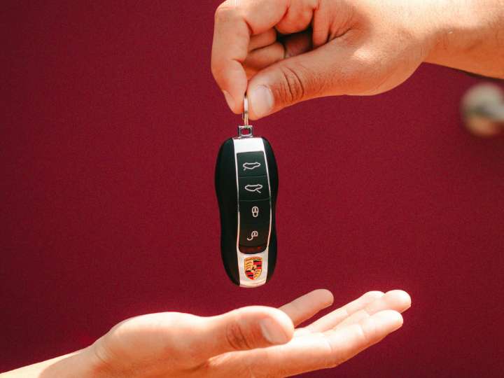 Si no pagás, caminás