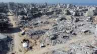 Al menos seis muertos en un bombardeo de Israel a las puertas de un café en el centro de Gaza