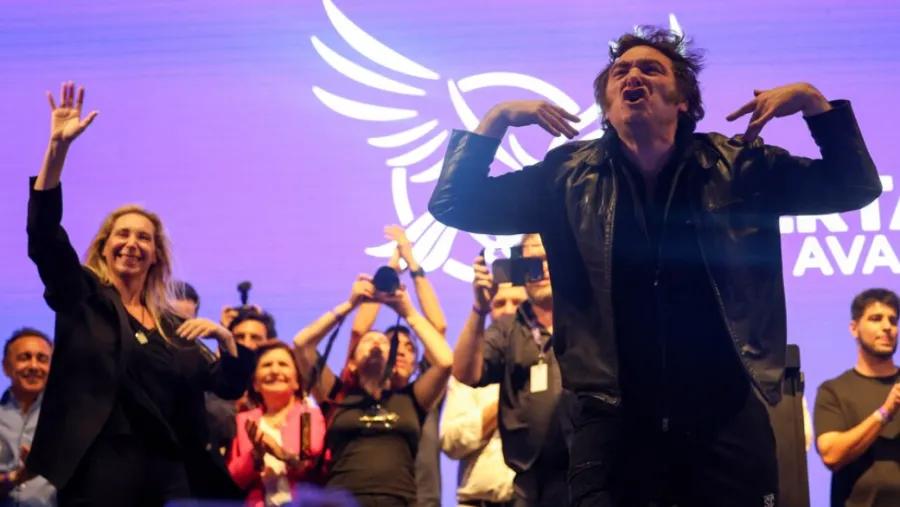 Javier Milei cerró la campaña en Rosario: “A partir del domingo va a cambiar en serio la Argentina”