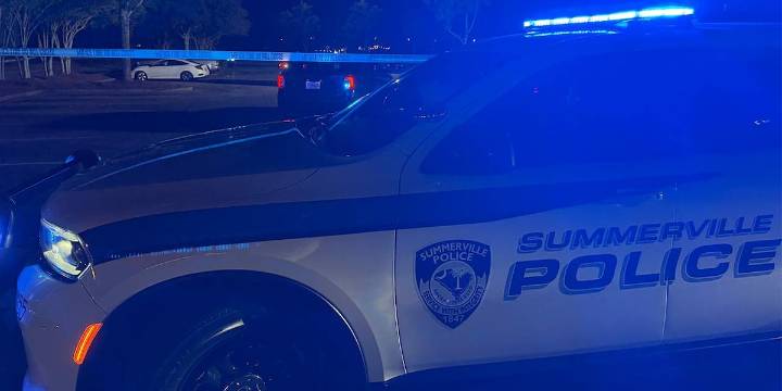 1 person shot; 1 in custody after Summerville shopping center altercation