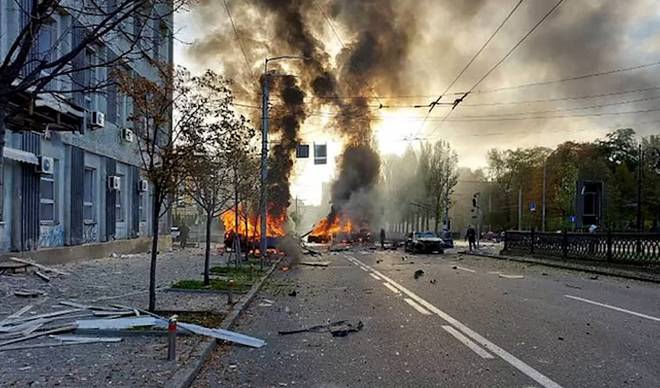 Bombardeos rusos dejan cuatro muertos; Ucrania pide protección aérea