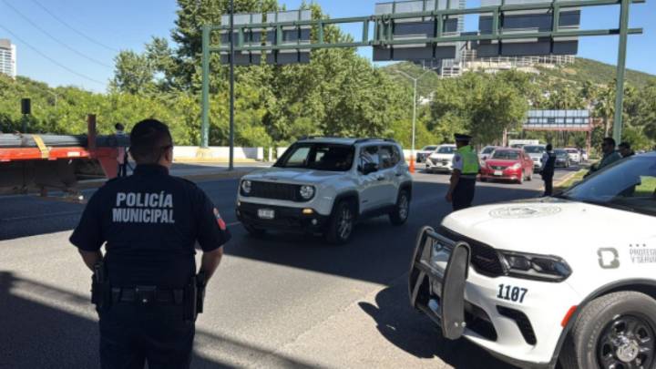Implementan en San Pedro operativo para detectar autos con placas foráneas