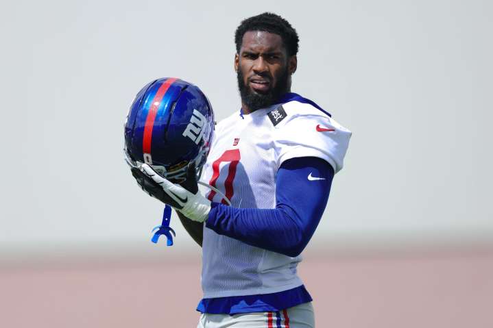Giants get a small dose of injury luck amid defensive disaster