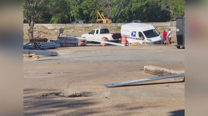 Mail truck stuck in hole highlights road issues in Beaumont construction zone