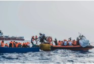 Mueren 40 migrantes en naufragio frente a Túnez