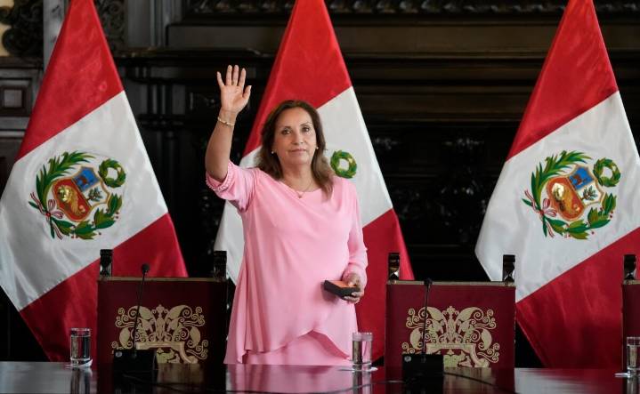 Congreso de Perú aprueba juicio político de destitución contra Dina Boluarte