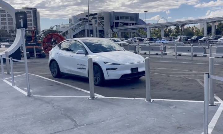 The Boring Company’s self-driving Teslas impress riders with smooth, hands