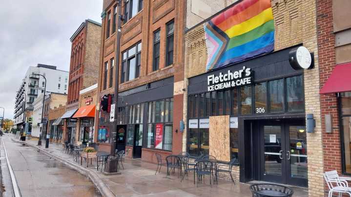 One arrested after attempted firebomb at Minneapolis ice cream shop