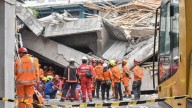Rescatistas en Indonesia afirman no hallar señales de vida bajo internado islámico derrumbado en la isla de Java