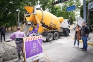 Mayra Mendoza supervisó los trabajos de bache en el centro de Quilmes