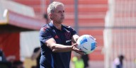 Gustavo Álvarez expresa su profunda molestia tras ser vinculado como el próximo técnico de la selección peruana: “Me parece una falta de respeto”