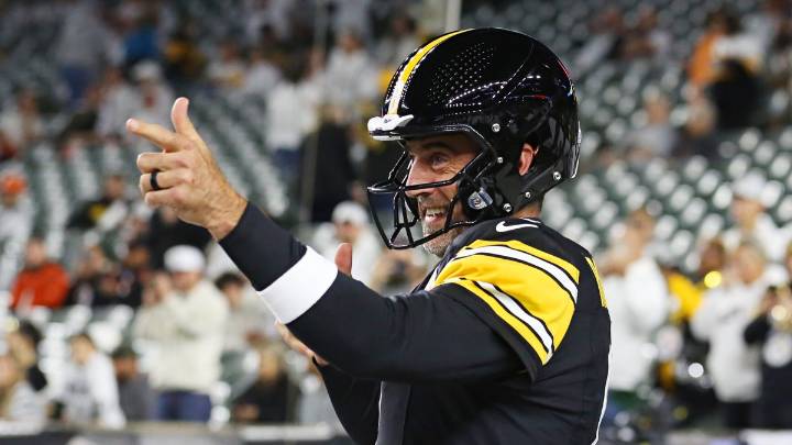 How many QBs have beaten every NFL team? Aaron Rodgers can join list